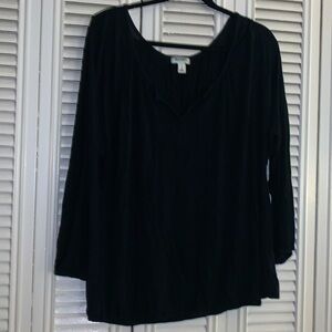 Like new lightweight Black Old Navy V-neck Top, L